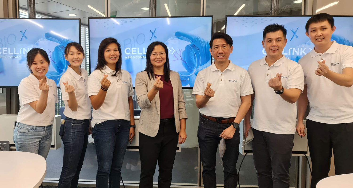 CELLINK-and-Prof-Yeong-Group-photos CELLINK-and-Prof-Yeong-Group-photos